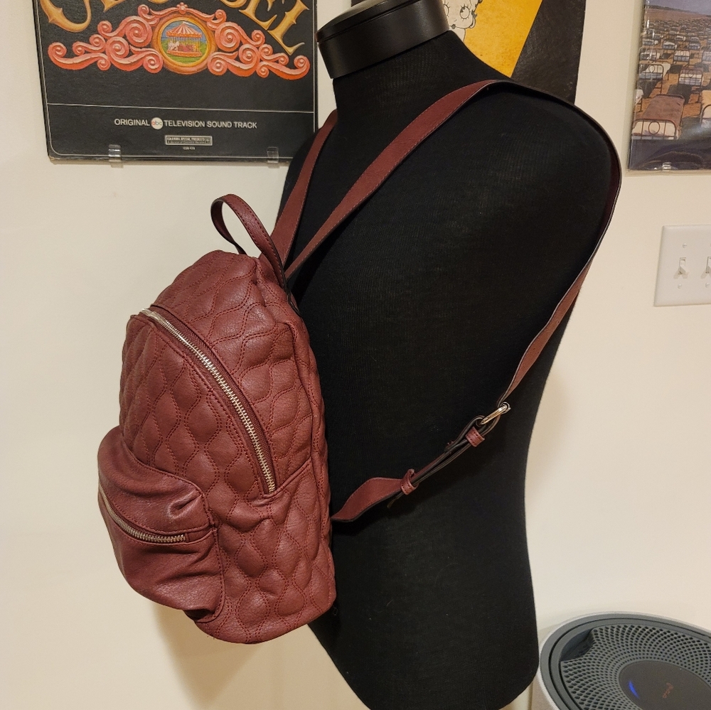 Violet Ray Maroon Quilted Backpack - Picture 2 of 3